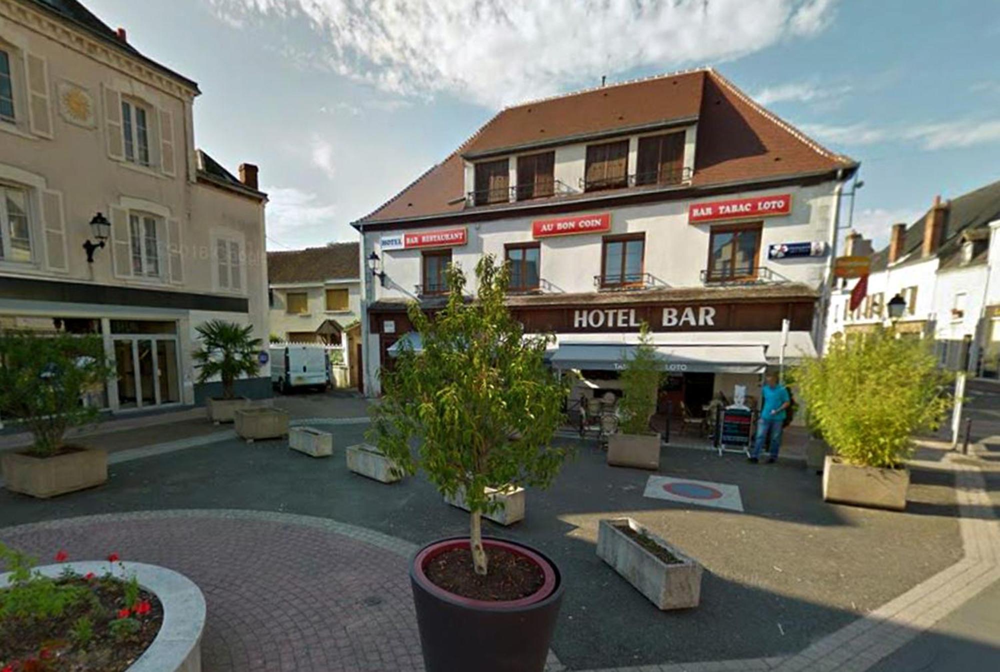Hotel Au Bon Coin Cloyes-sur-le-Loir Exterior photo